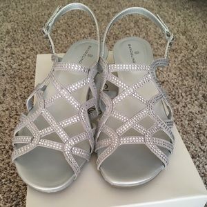 Bandolino silver dress shoes